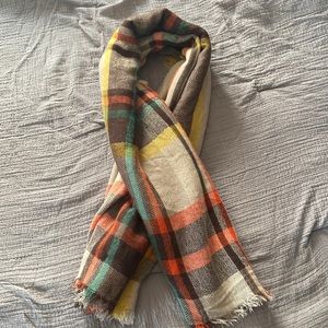 DSW scarf/Shaw